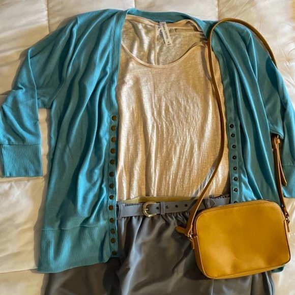 💚 Zenana Outfitters Button Up Sweater Blue 1x - Picture 2 of 6